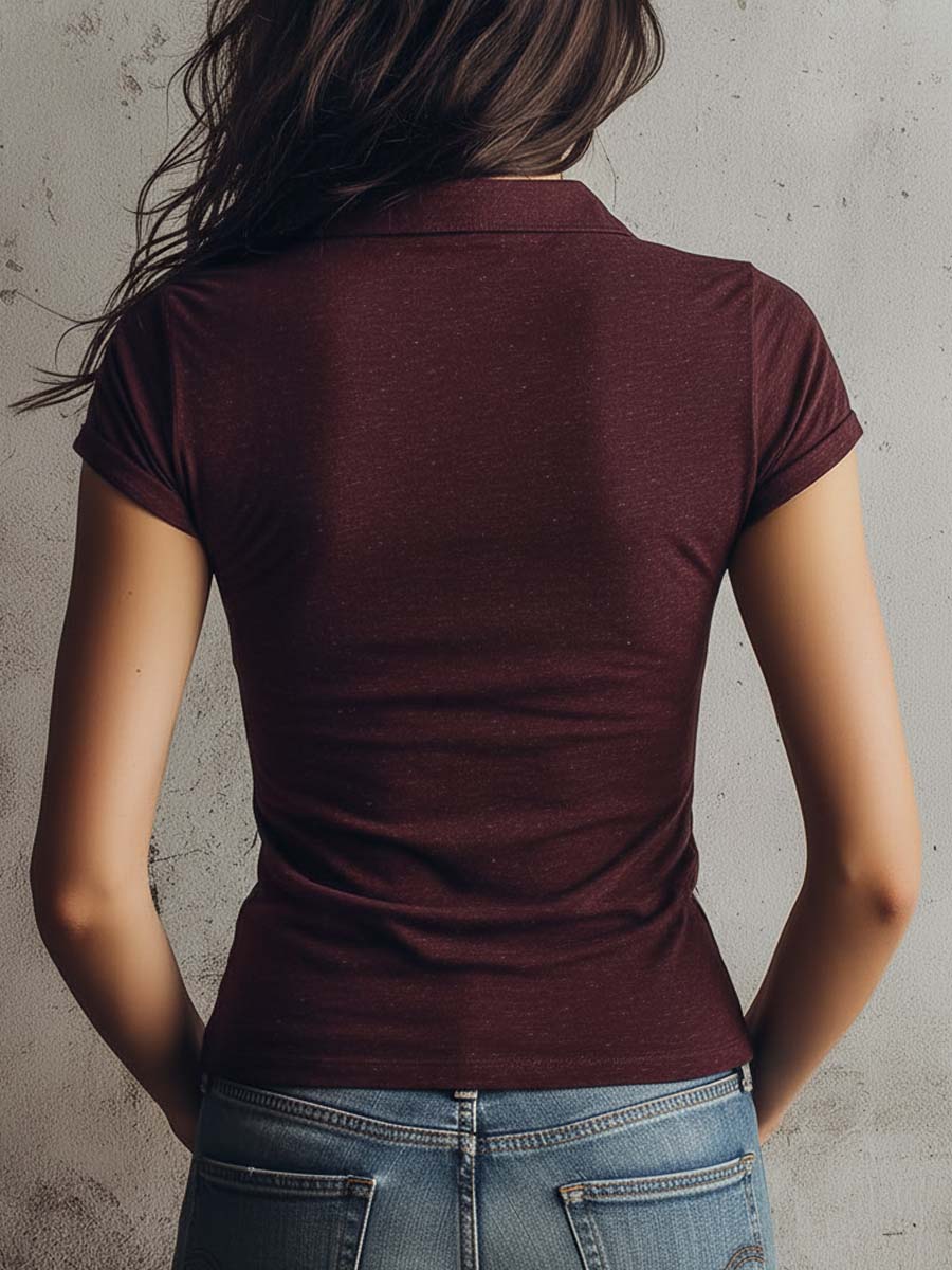 Clara · Camiseta clásica con cuello de cremallera