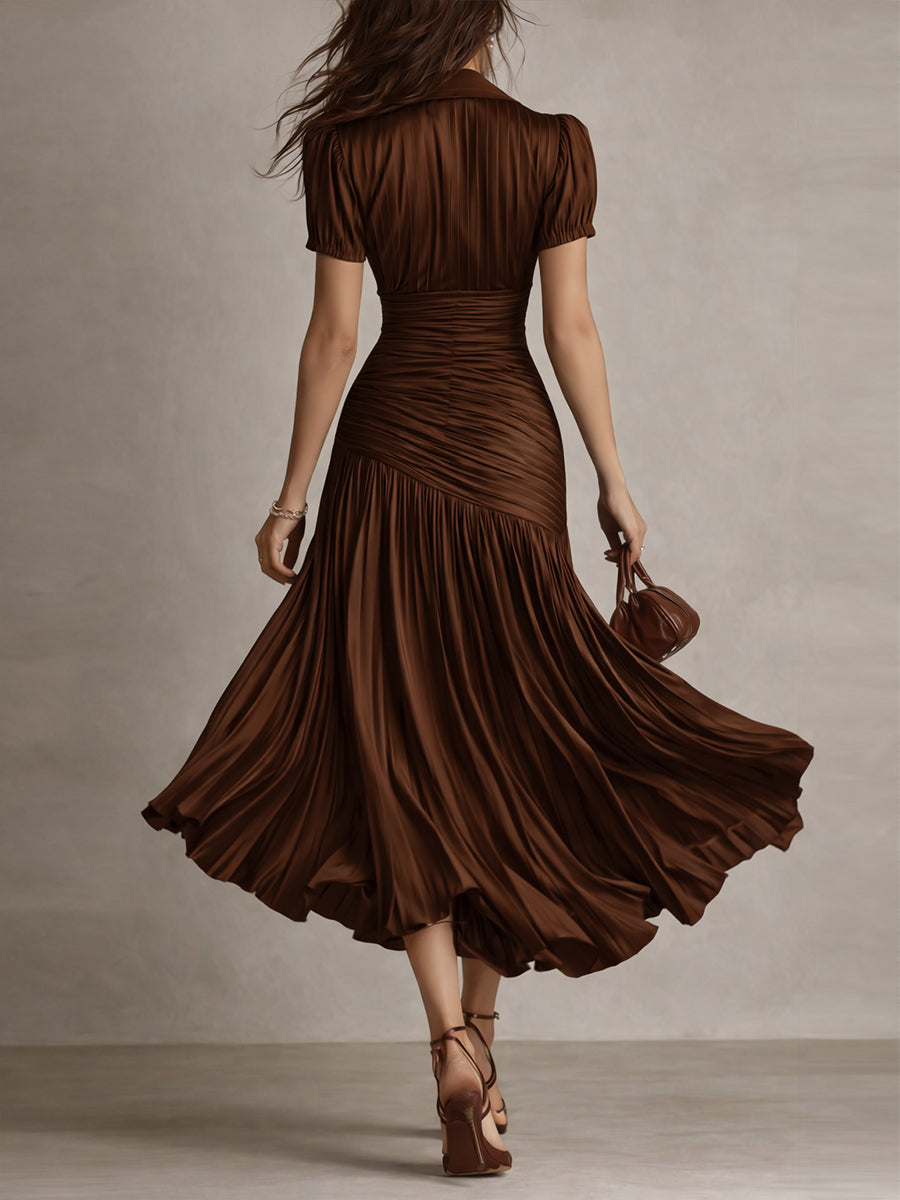 ∙ Vestido midi satinado con rayas retro