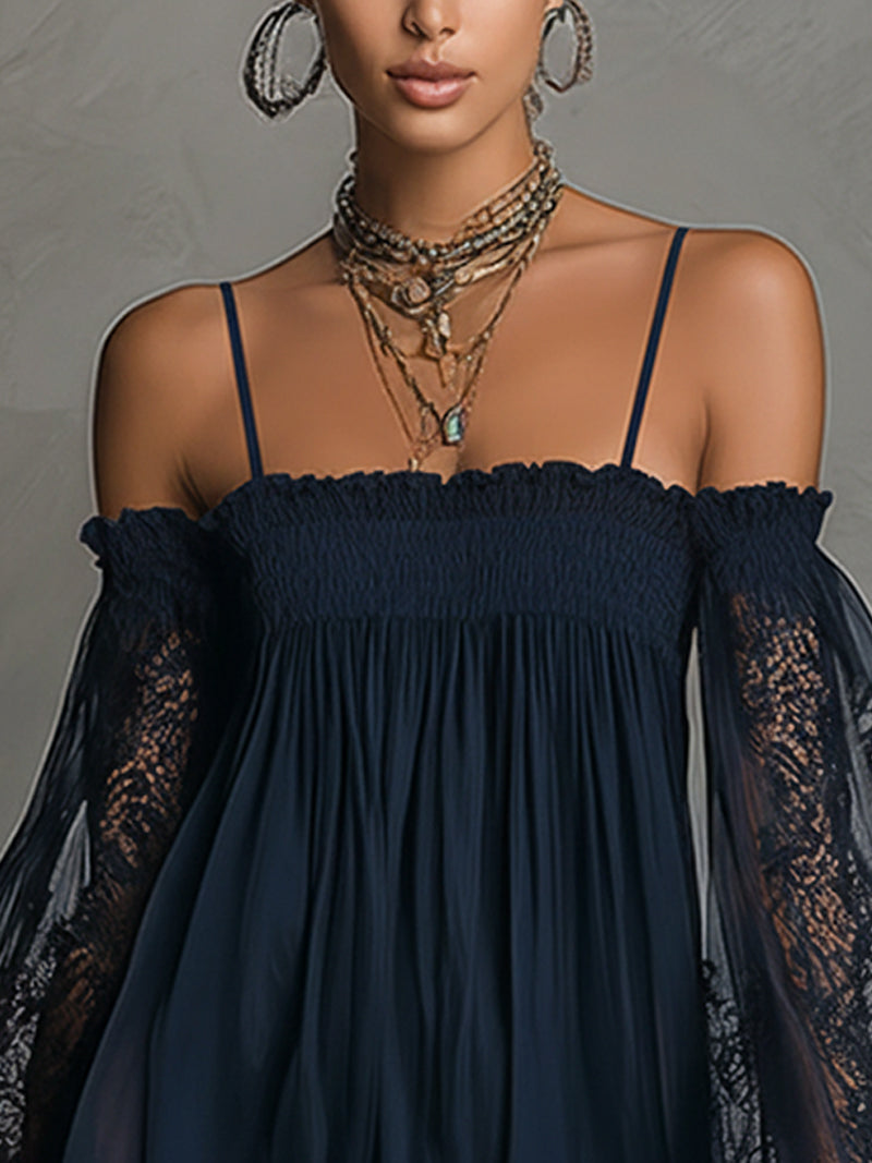 | Vestido mini de gasa azul marino con escote que deja los hombros al descubierto, ribete de encaje y mangas transparentes