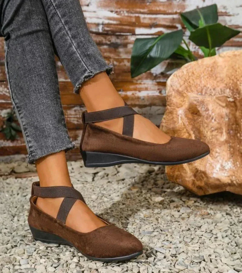 Elegantes bailarinas ergonómicas con tiras cruzadas