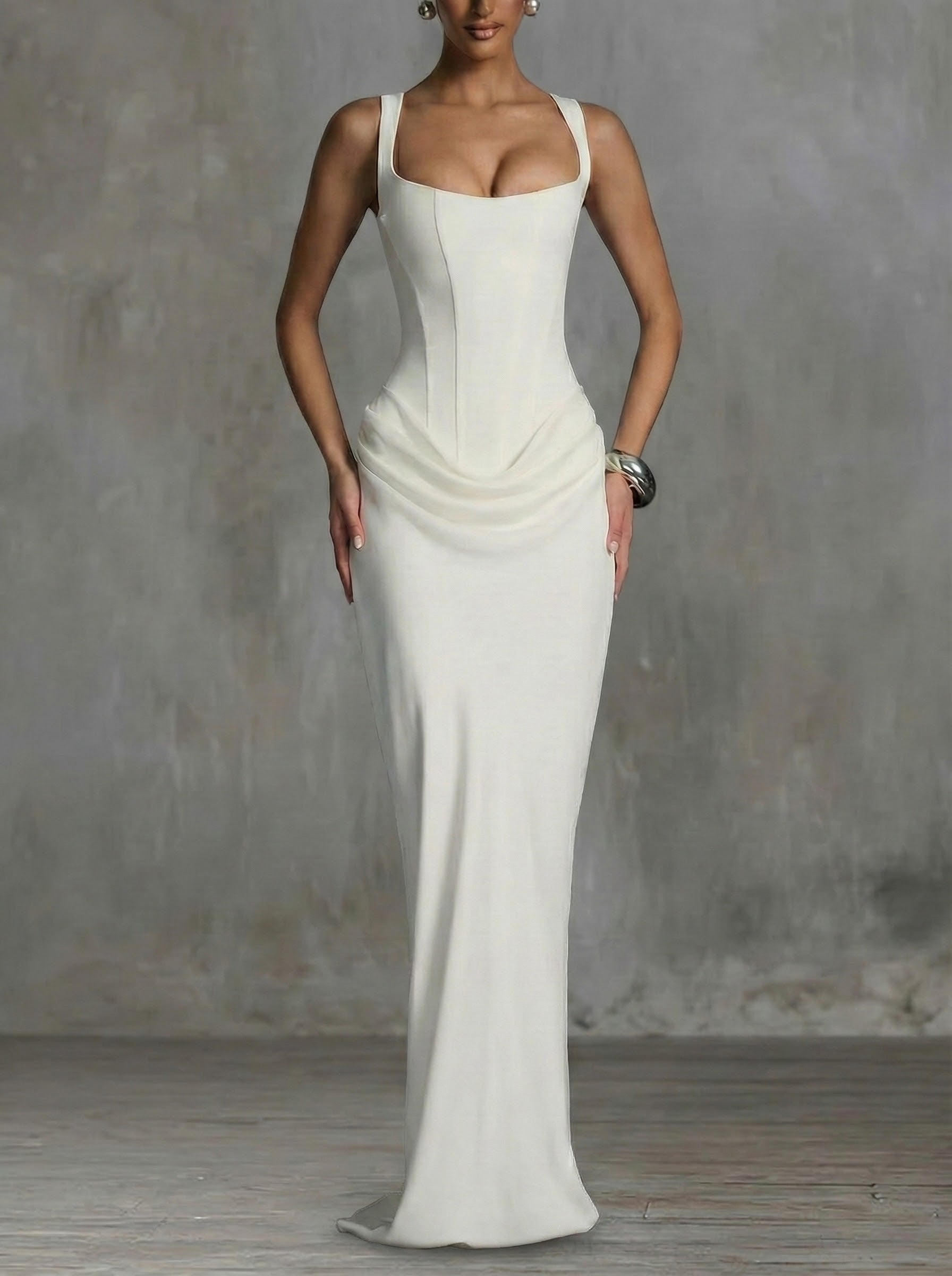| Vestido largo con escote cuadrado