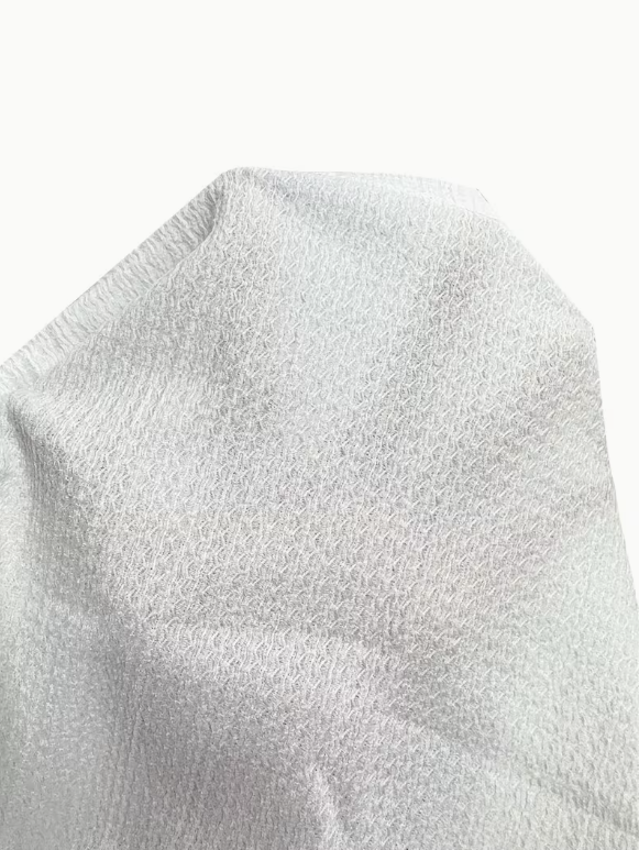 Camiseta elegante con un sutil relieve