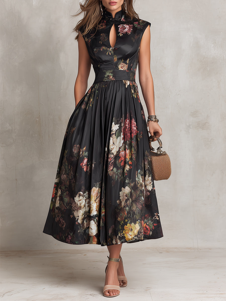 | Vestido midi negro de satén plisado con estampado floral y cuello con abertura en forma de llave