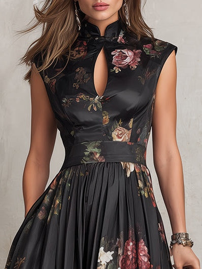 | Vestido midi negro de satén plisado con estampado floral y cuello con abertura en forma de llave