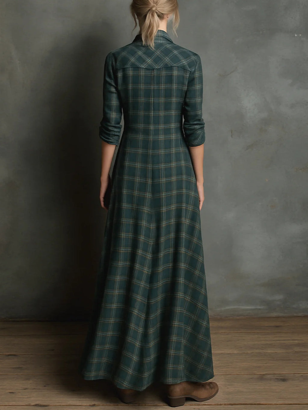 Vestido largo con cuello de camisa y estampado de cuadros verdes