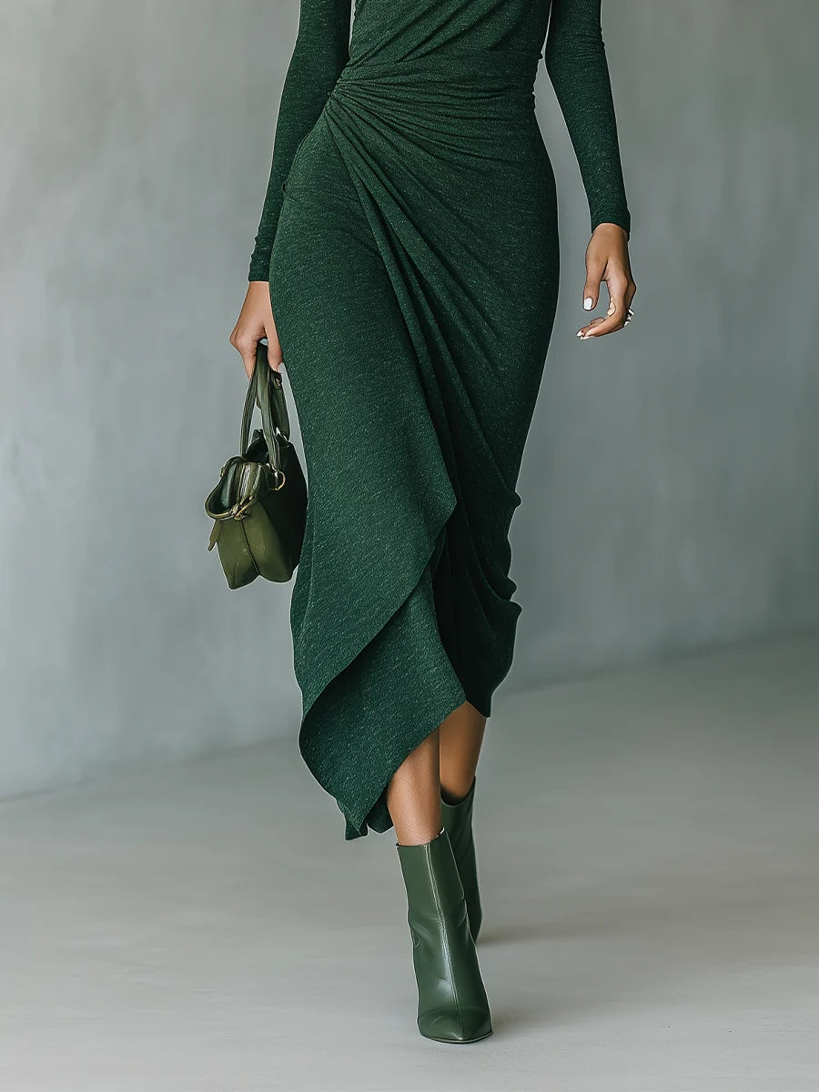 | Vestido midi envolvente asimétrico con pliegues y cuello alto en verde oscuro