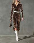 Amara · Vestido elegante con estampado animal y cuello solapa
