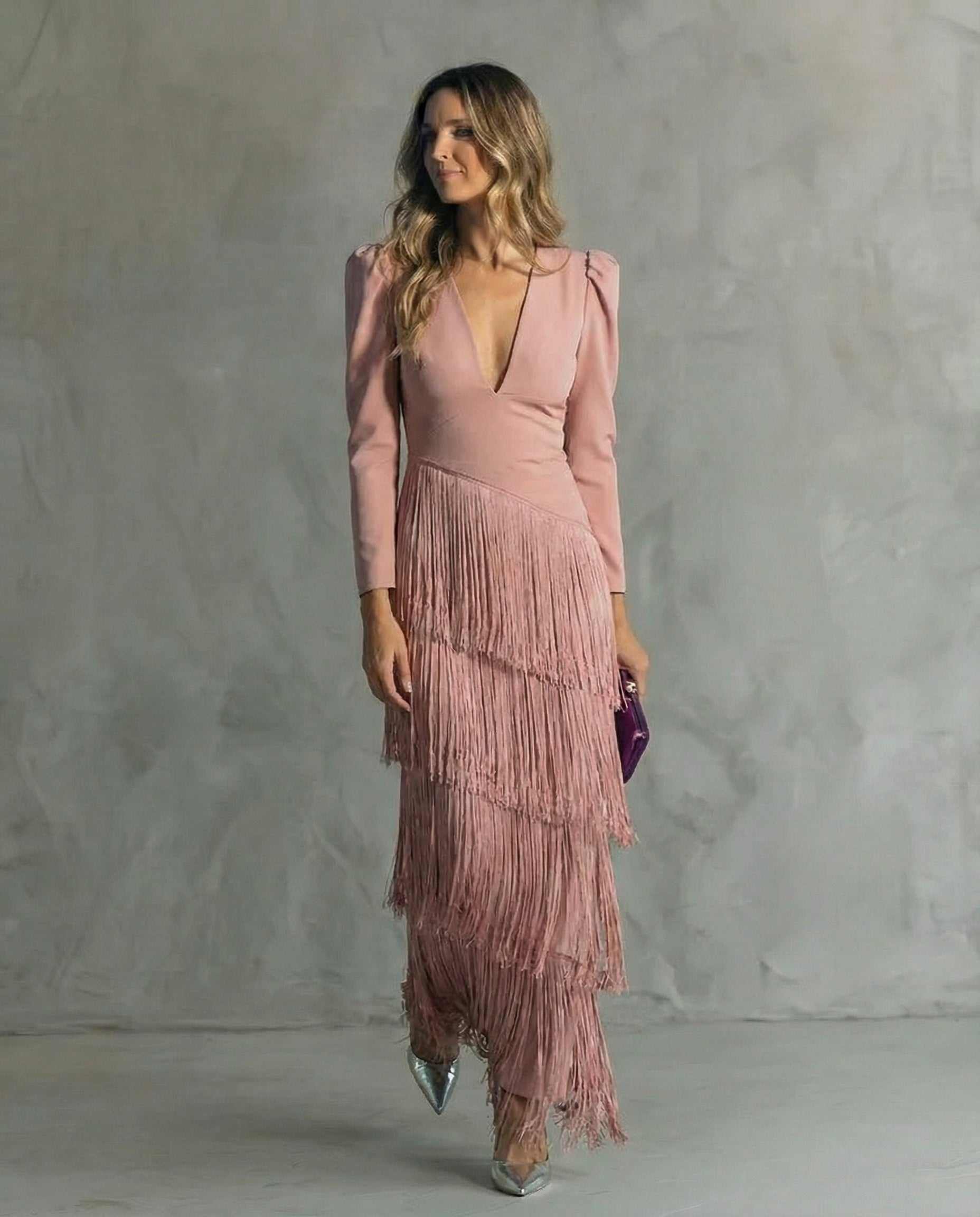Abito elegante con maniche a frange