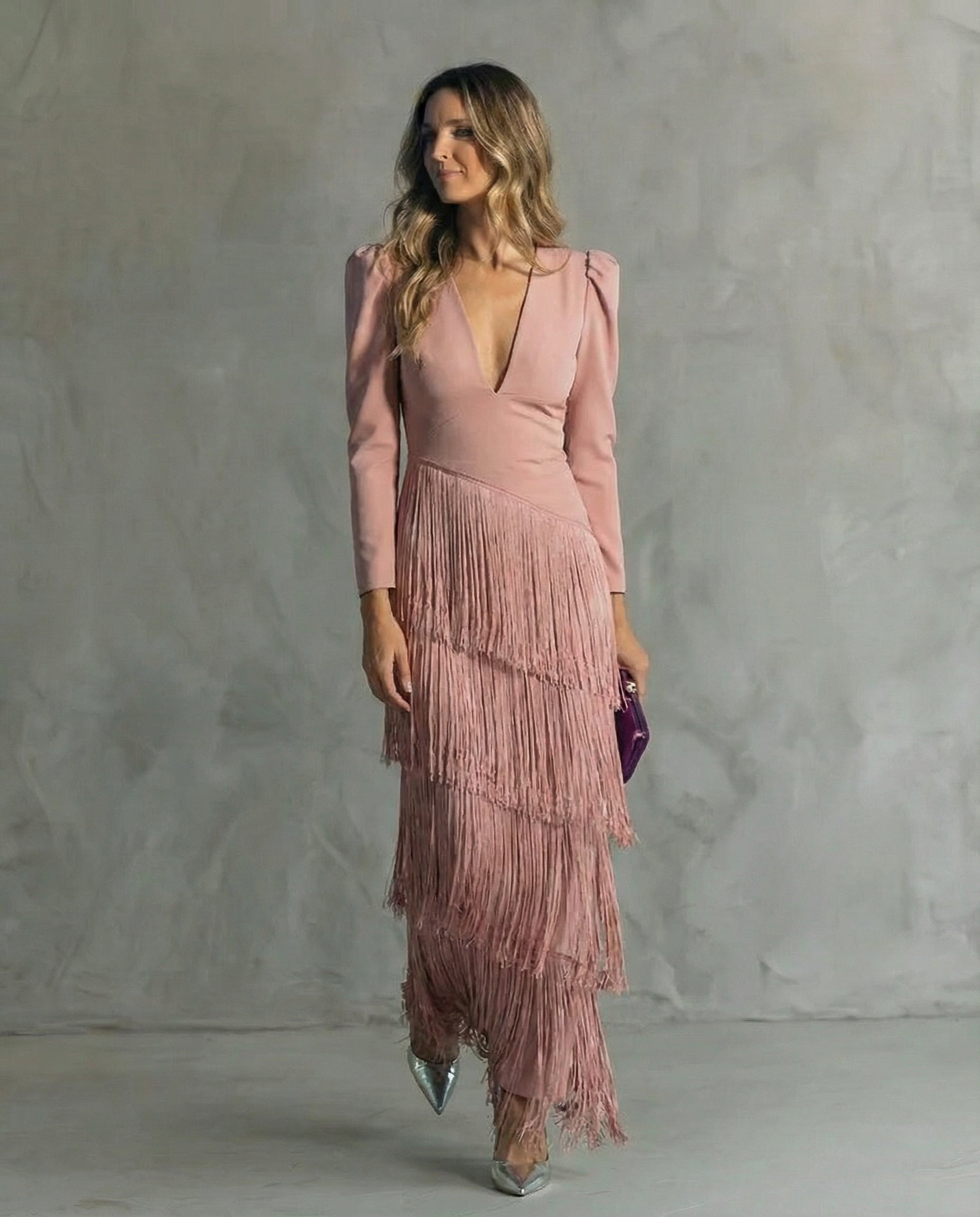 Claire · Vestido elegante con mangas de flecos