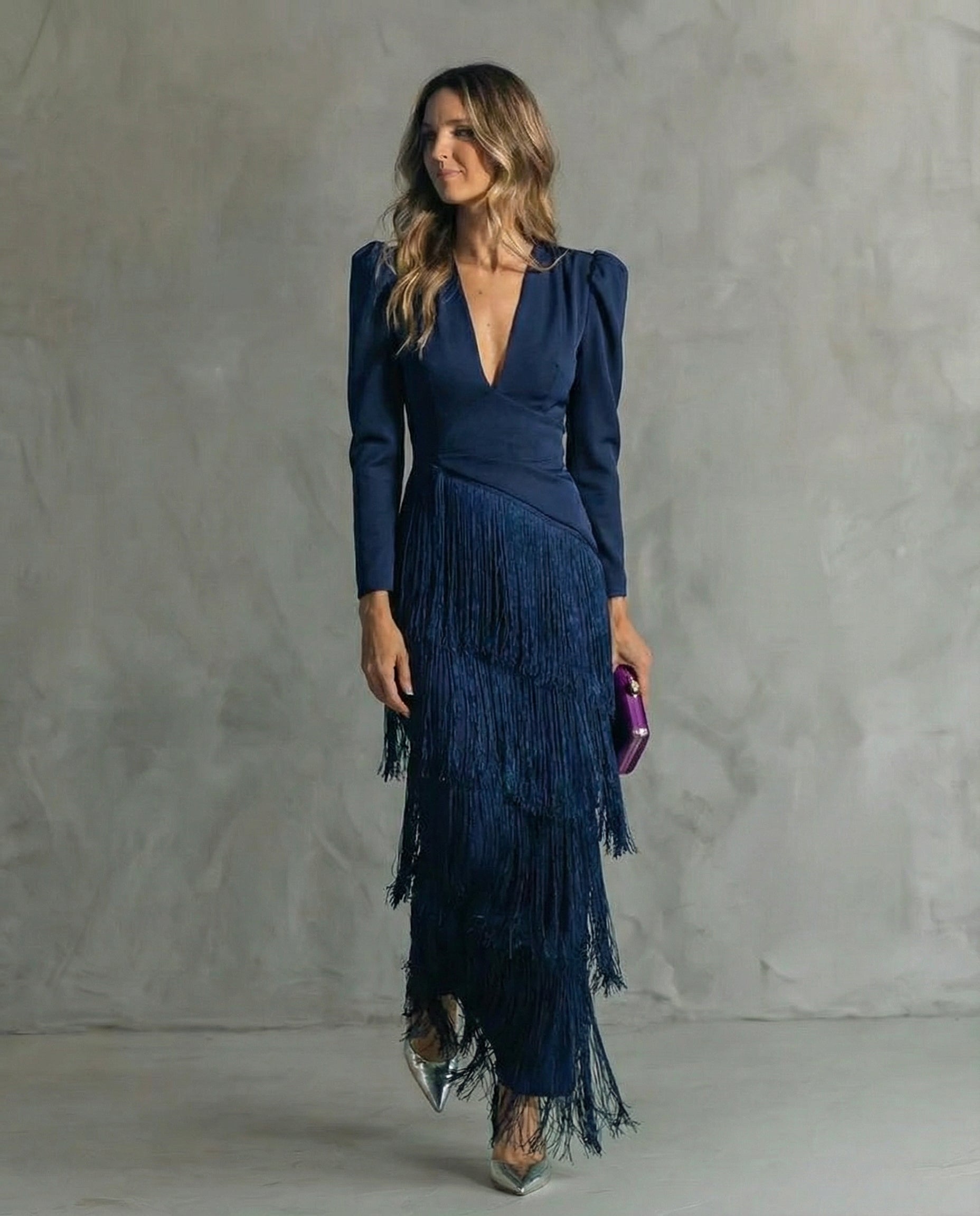 Claire · Vestido elegante con mangas de flecos