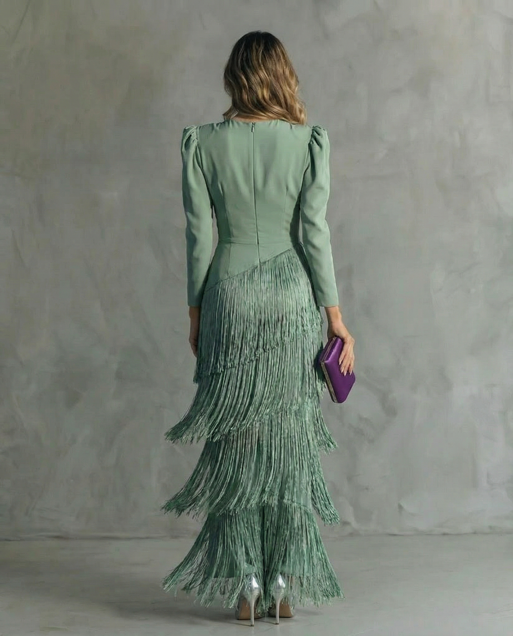 Claire · Vestido elegante con mangas de flecos