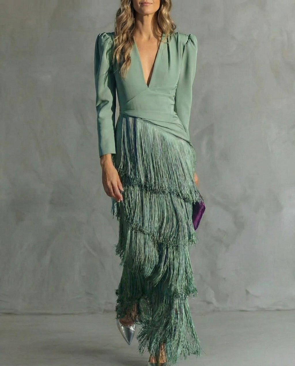 Claire · Vestido elegante con mangas de flecos