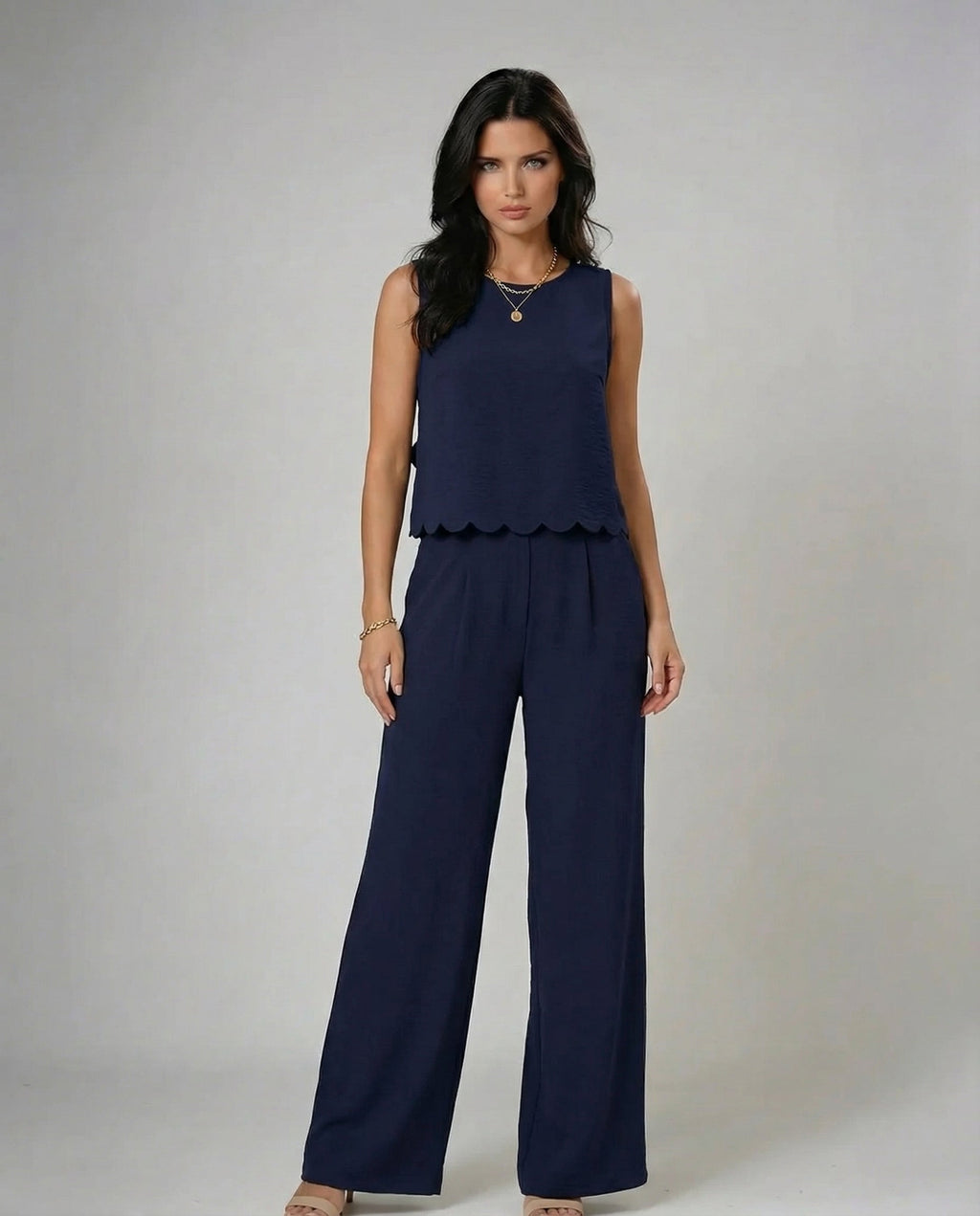 Valentina · Conjunto de dos piezas con top de encaje y pantalón ancho