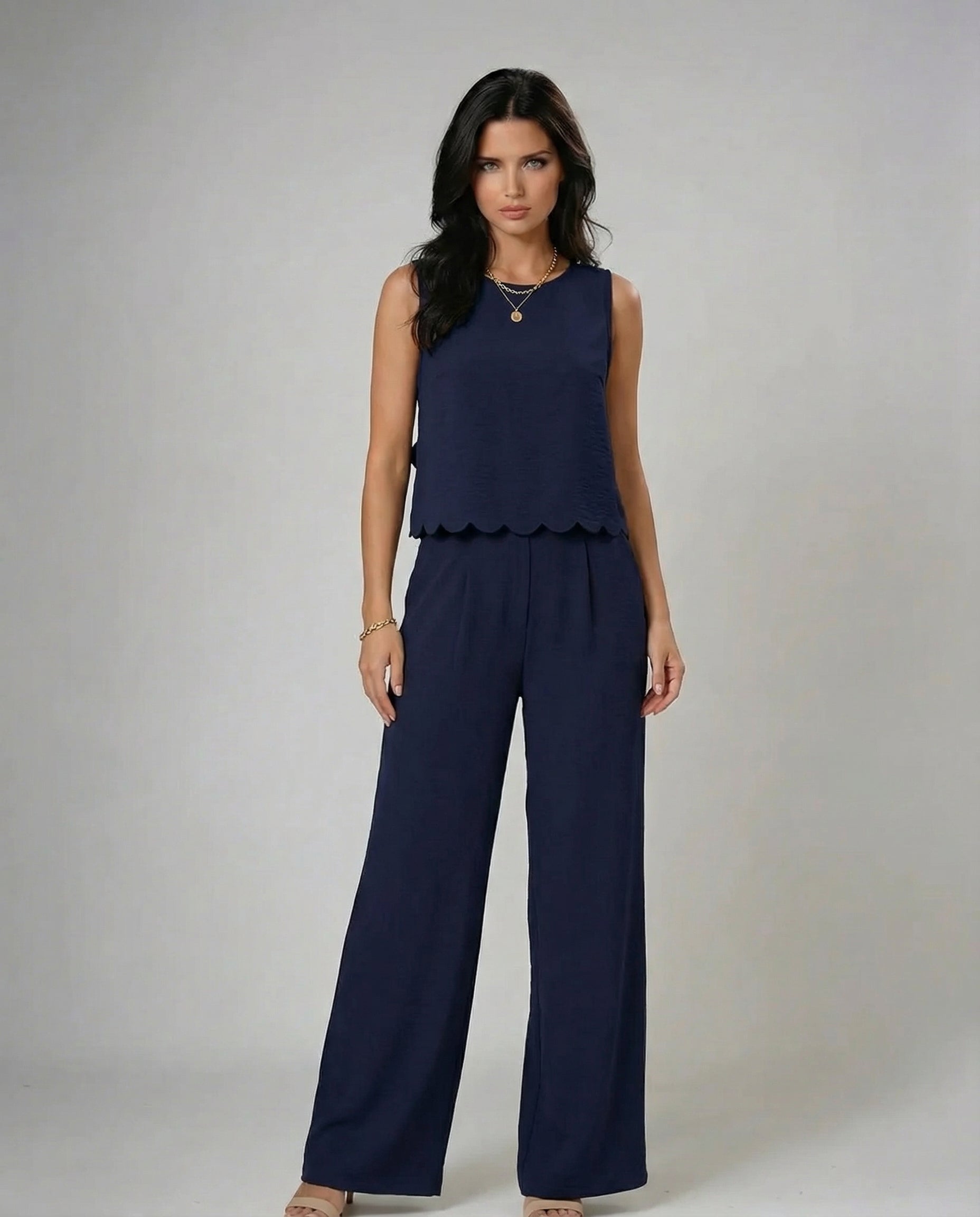 Valentina · Conjunto de dos piezas con top de encaje y pantalón ancho
