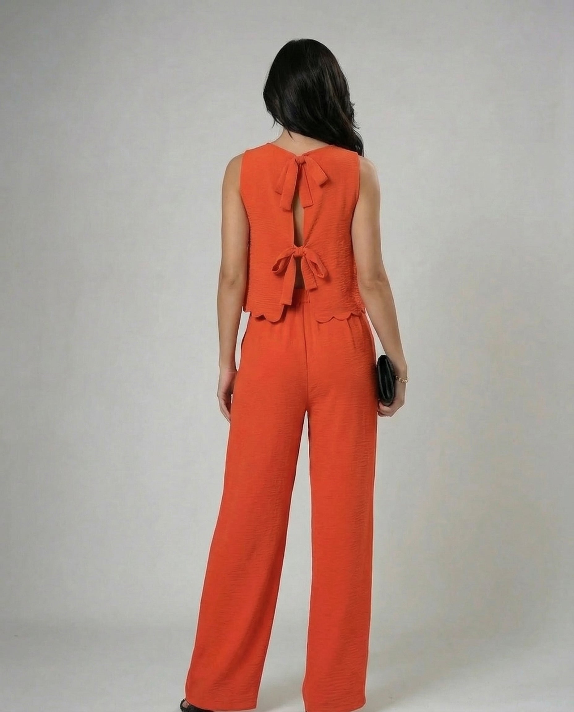 Valentina · Conjunto de dos piezas con top de encaje y pantalón ancho