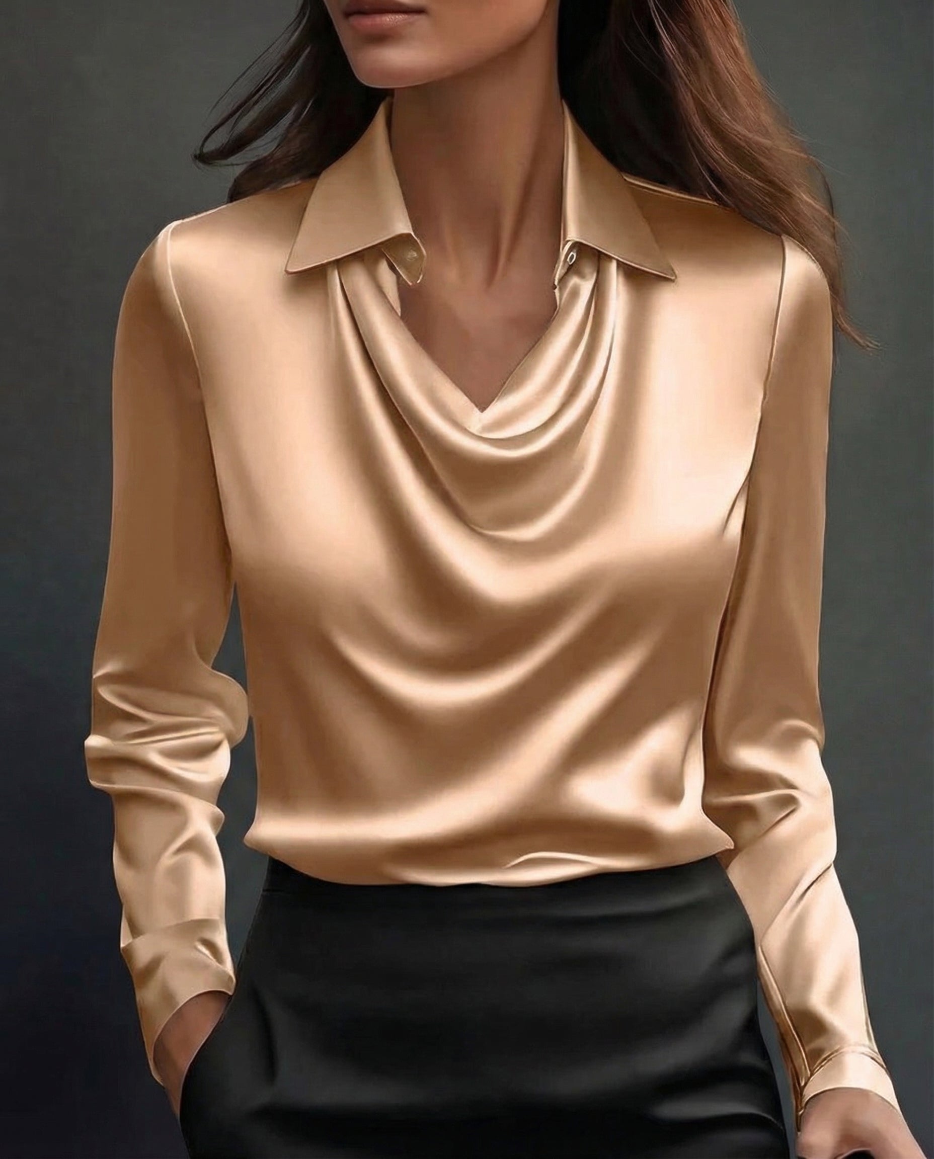 Celia · Camisa de satén con cuello en V