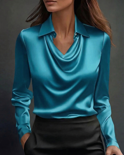 Celia · Camisa de satén con cuello en V