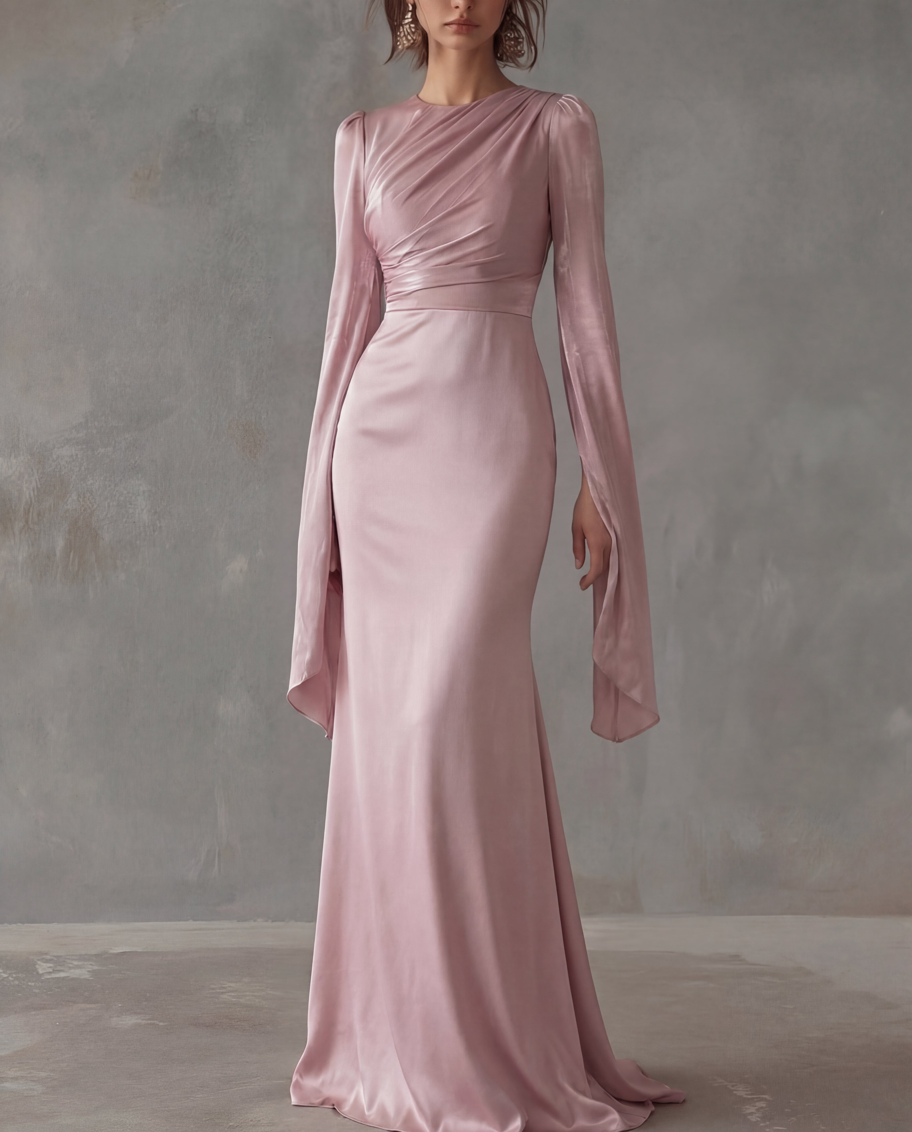 Graciela · Vestido maxi de satén con manga larga