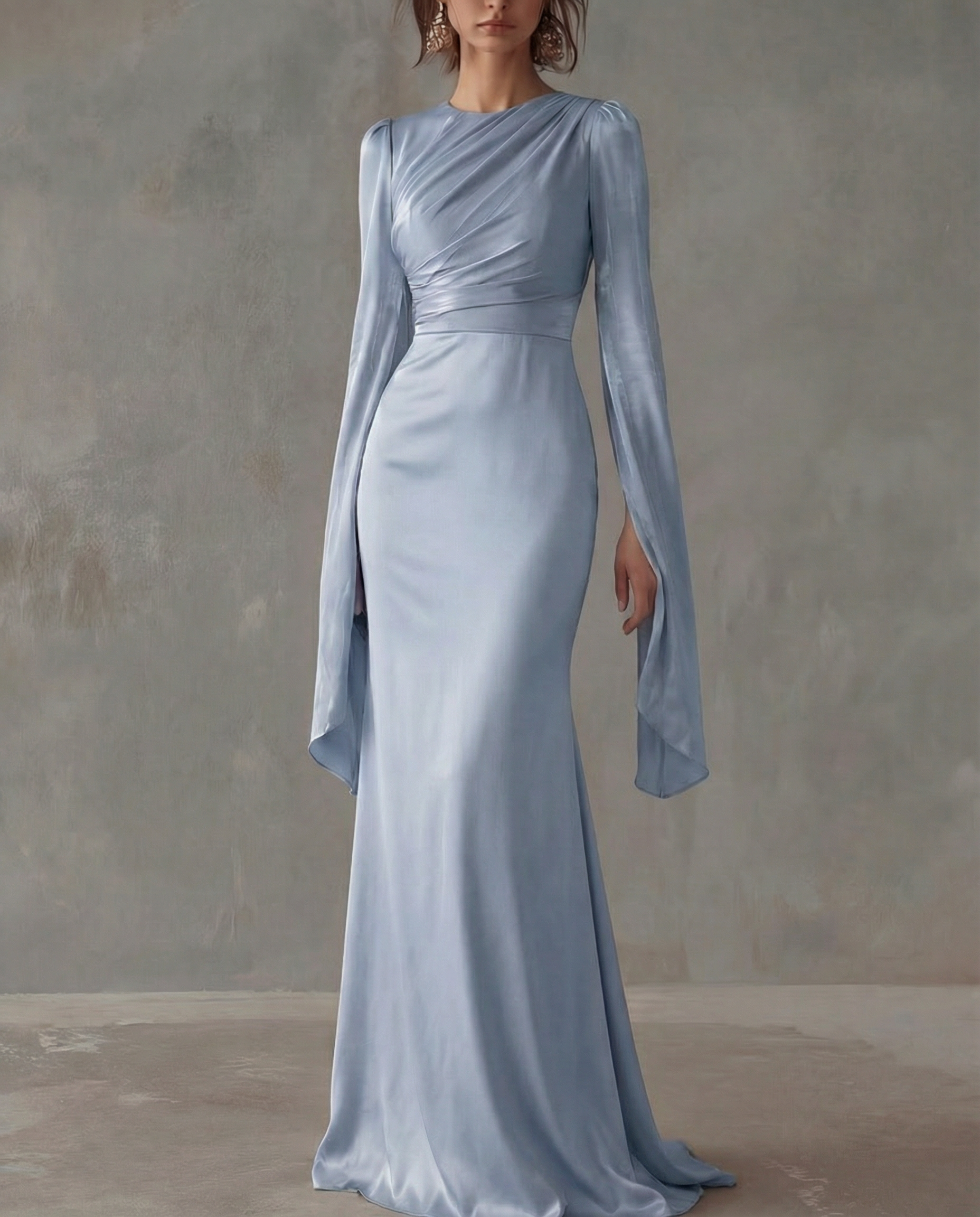 Graciela · Vestido maxi de satén con manga larga