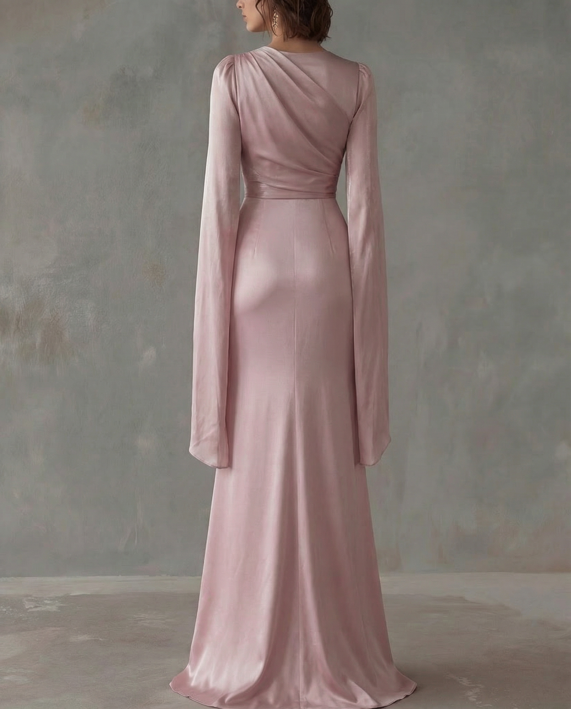 Graciela · Vestido maxi de satén con manga larga