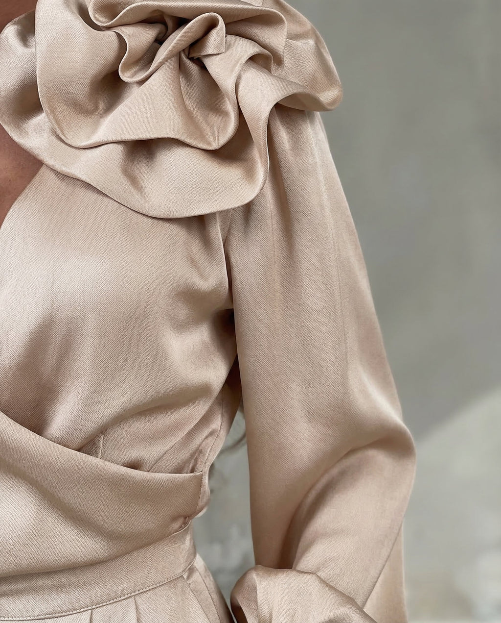 Florencia · Conjunto elegante con blusa y pantalón ancho