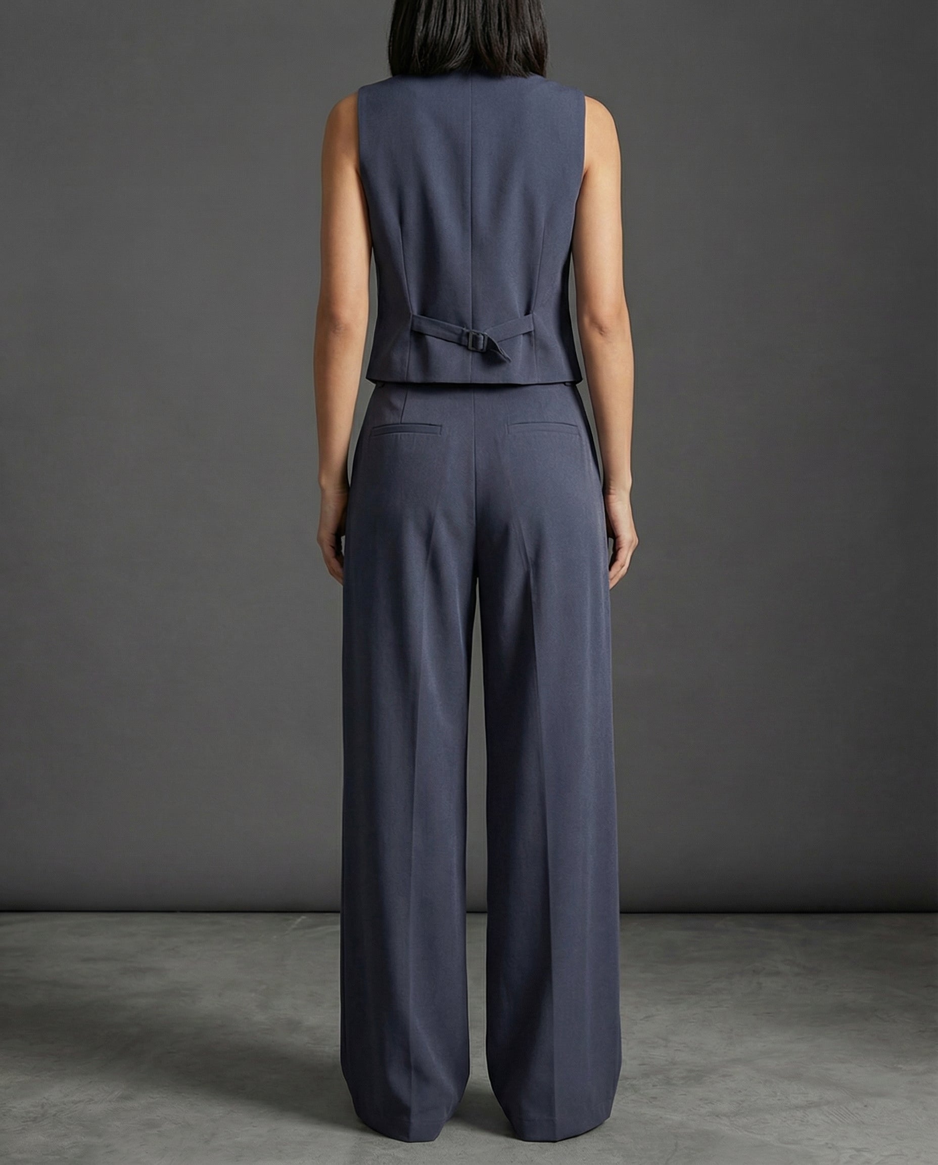 Victoria · Conjunto ejecutivo con chaleco y pantalón