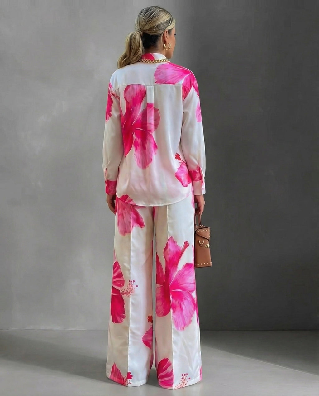 Beatriz · Conjunto casual con camisa floral y pantalón