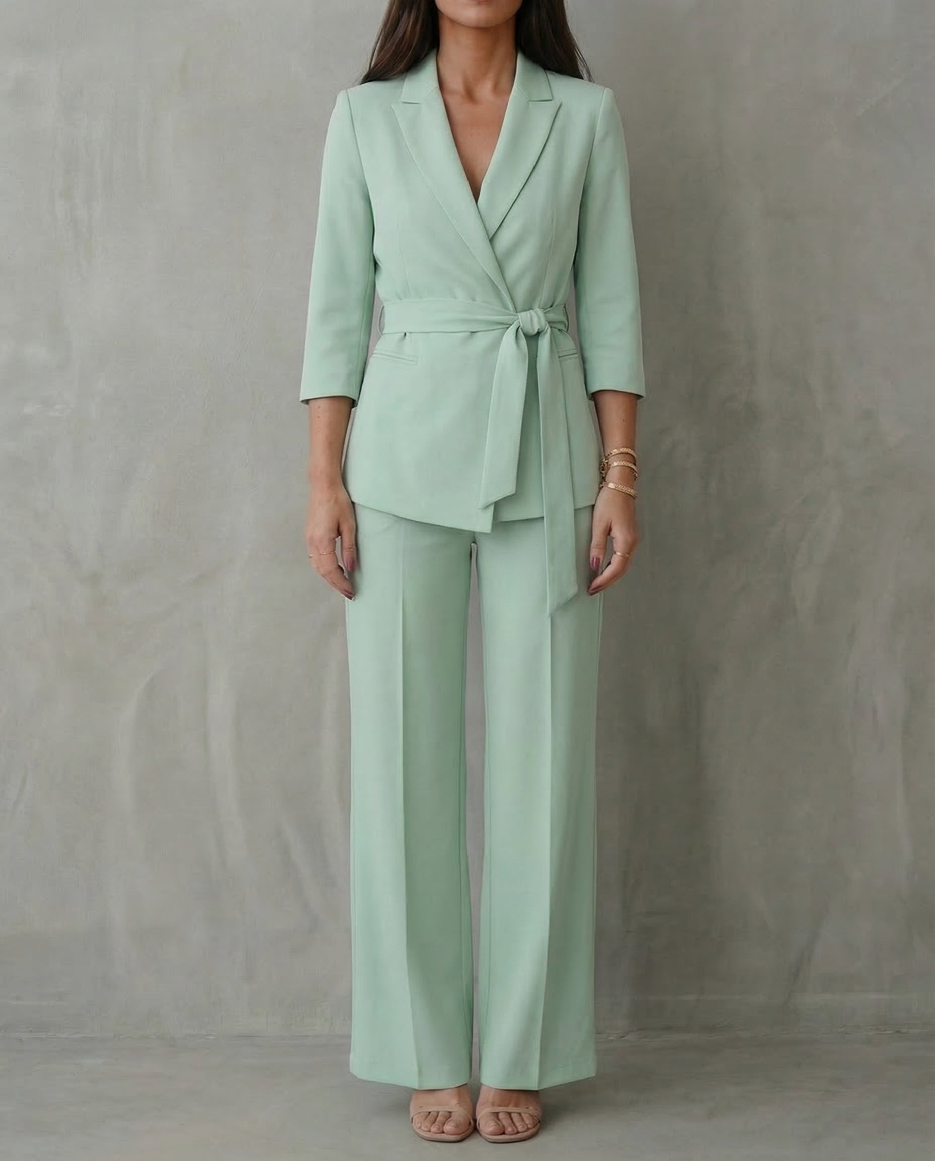 Elena · Conjunto ejecutivo con blazer y pantalón
