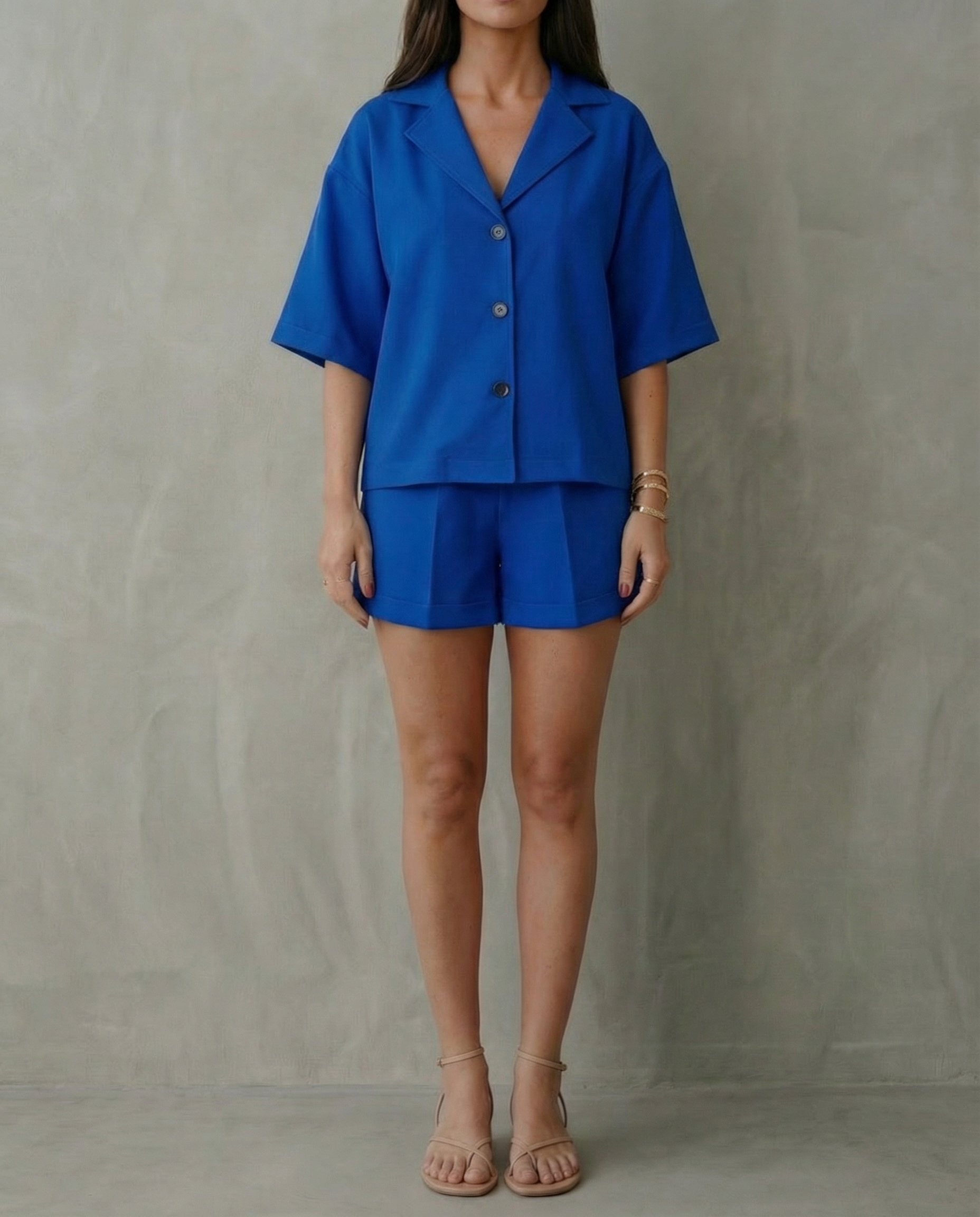 Julia · Conjunto veraniego con top cruzado y shorts