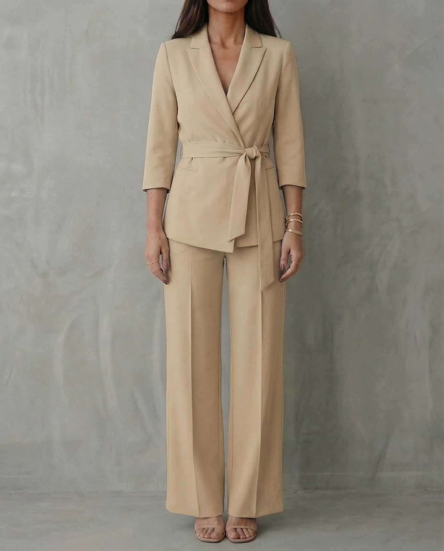 Elena · Conjunto ejecutivo con blazer y pantalón